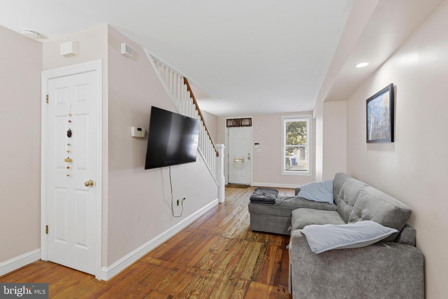 2921 Hudson St Property Photo 8
