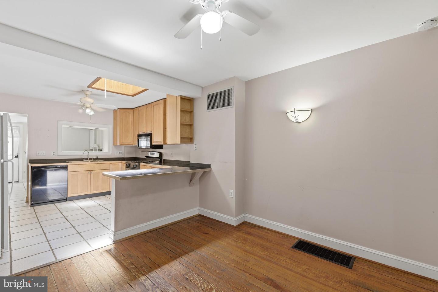 2921 Hudson St Property Photo 9