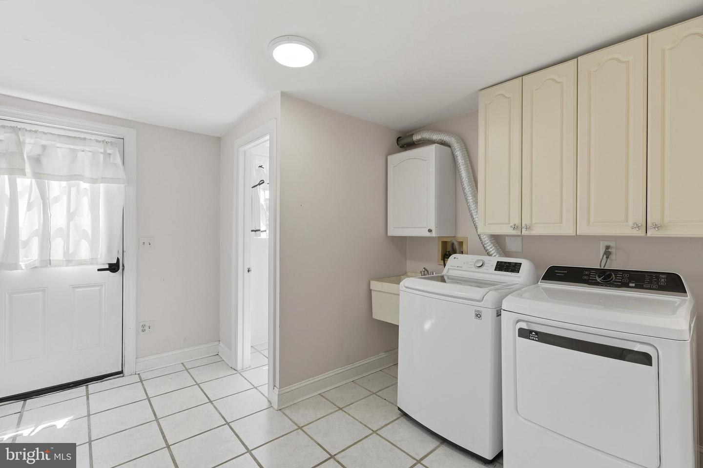 2921 Hudson St Property Photo 13
