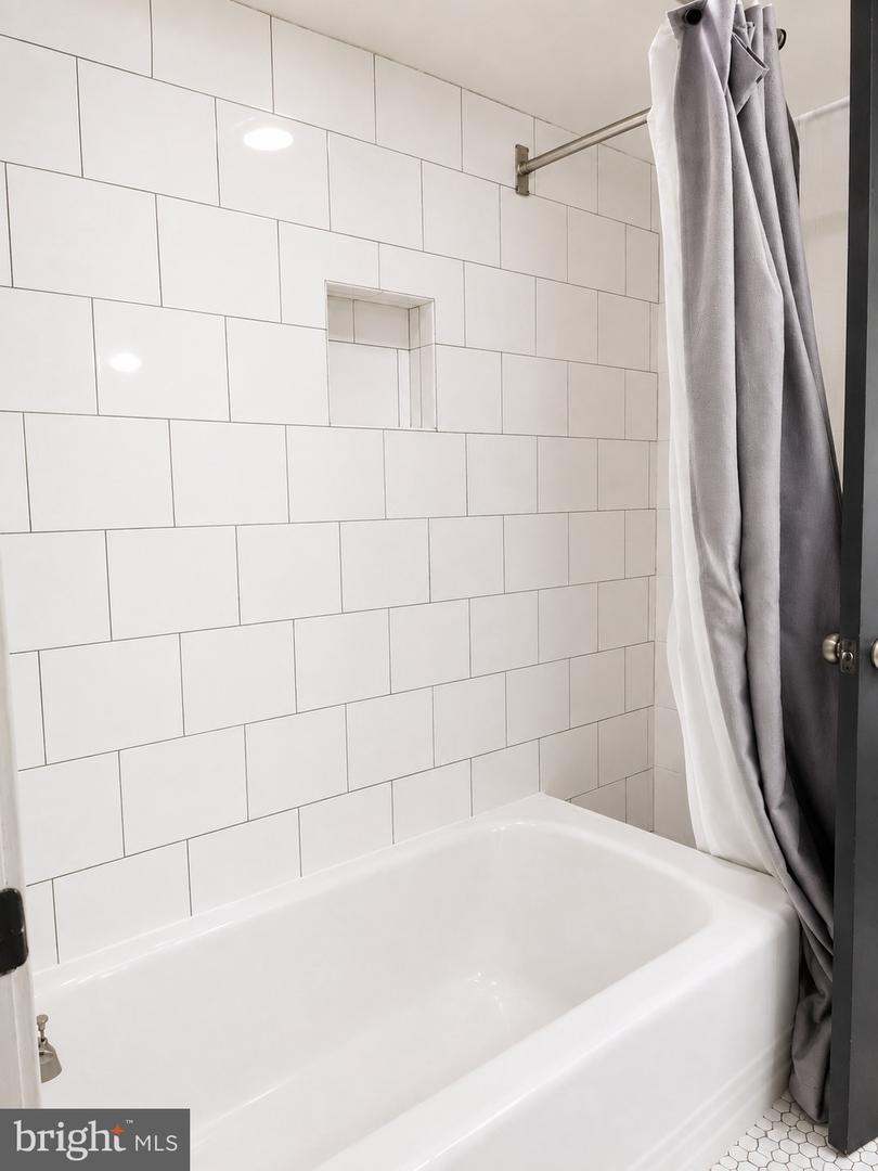 1010 N Calvert St #b Property Photo 17