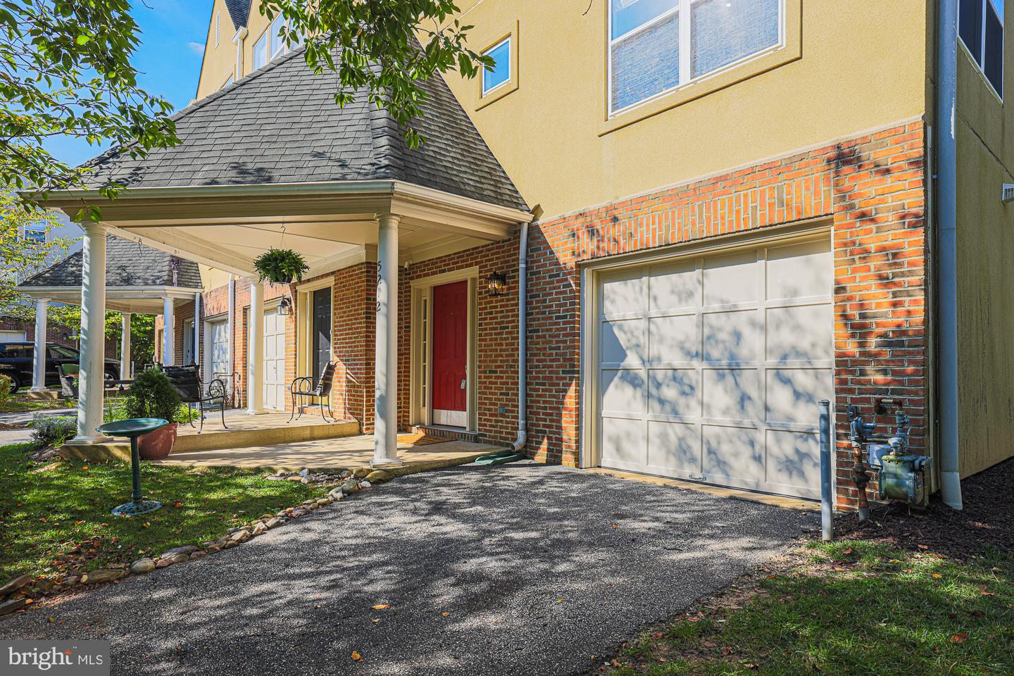 5212 Tabard Ct Property Photo 3