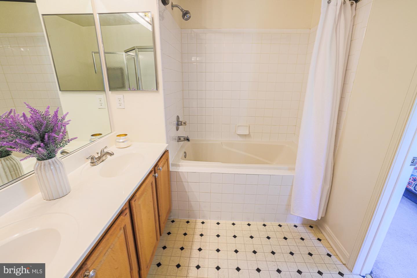 5212 Tabard Ct Property Photo 38