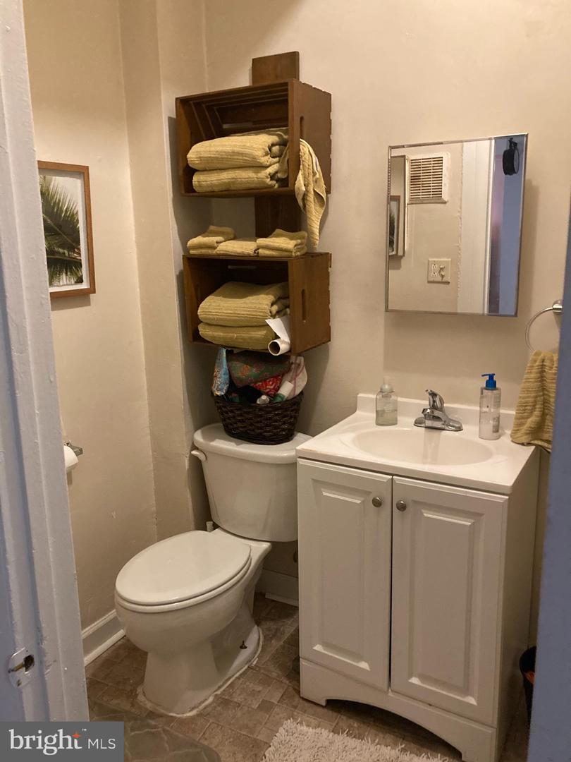 780 Washington Blvd #2f Property Photo 6