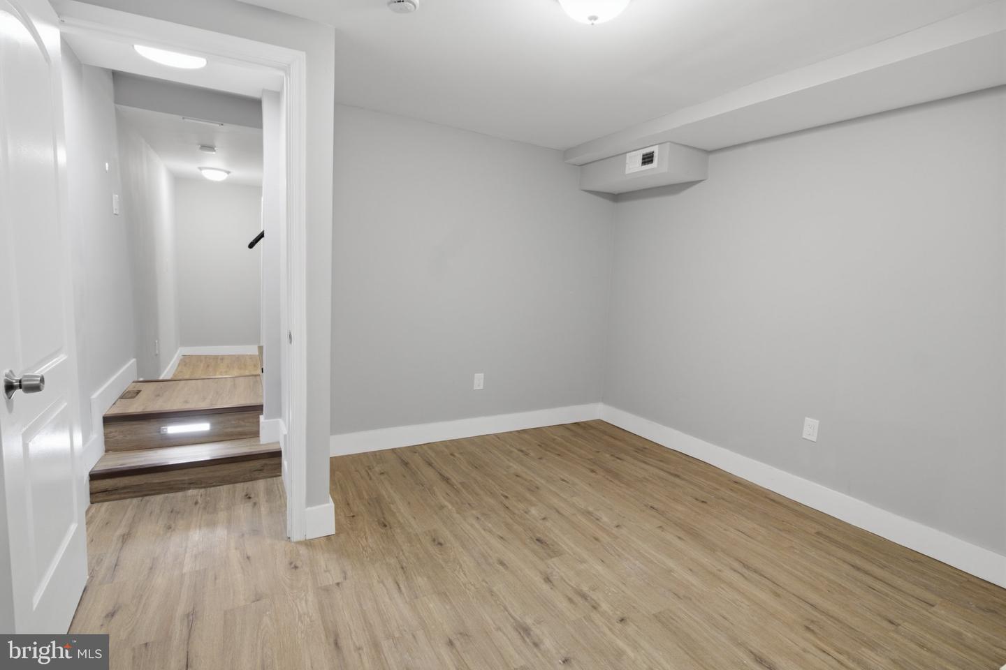 2113 N Pulaski St Property Photo 27