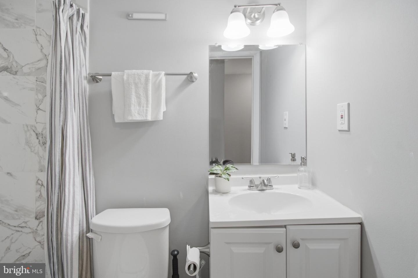 2113 N Pulaski St Property Photo 32