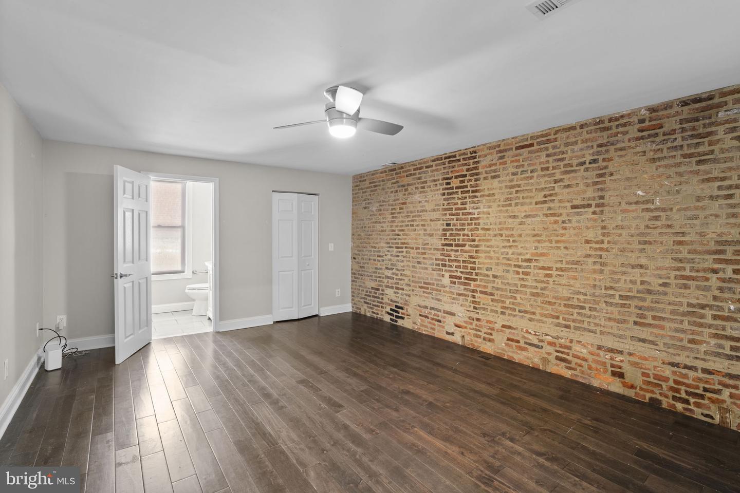 1926 Fleet St Property Photo 18