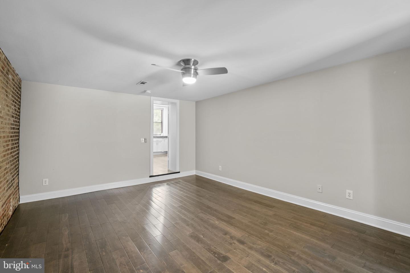 1926 Fleet St Property Photo 20
