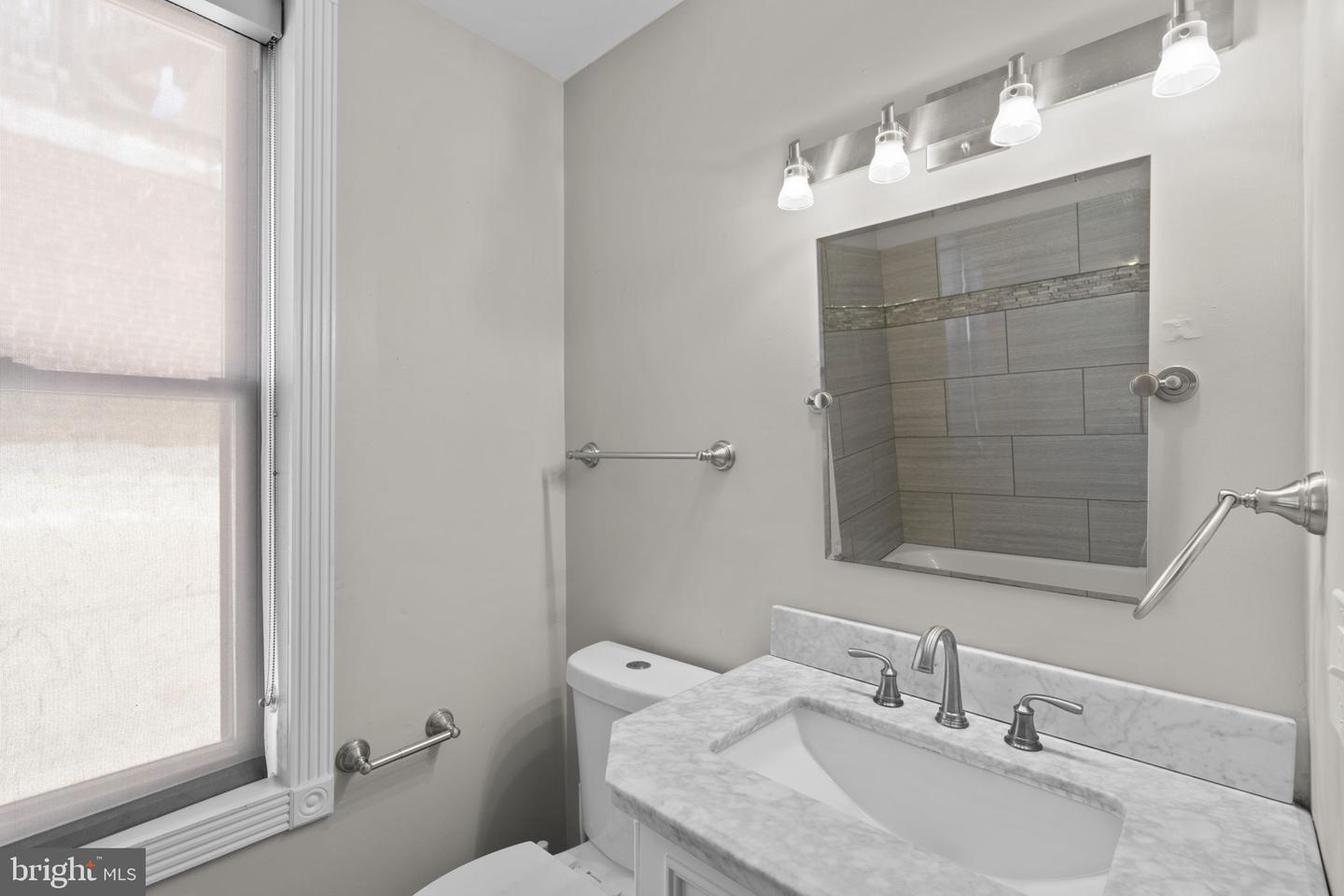 1926 Fleet St Property Photo 21