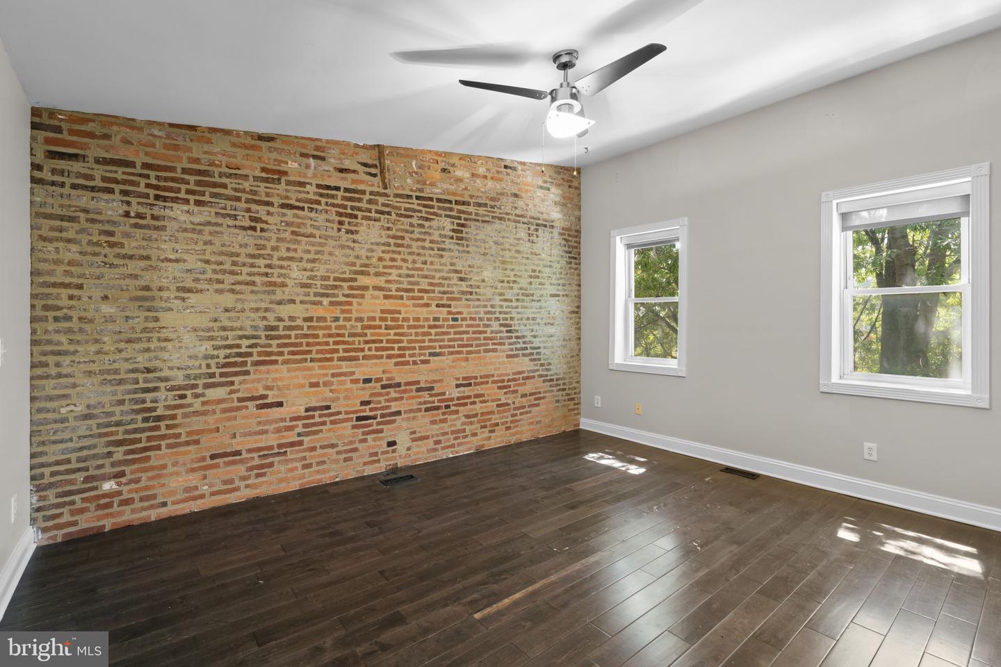 1926 Fleet St Property Photo 26
