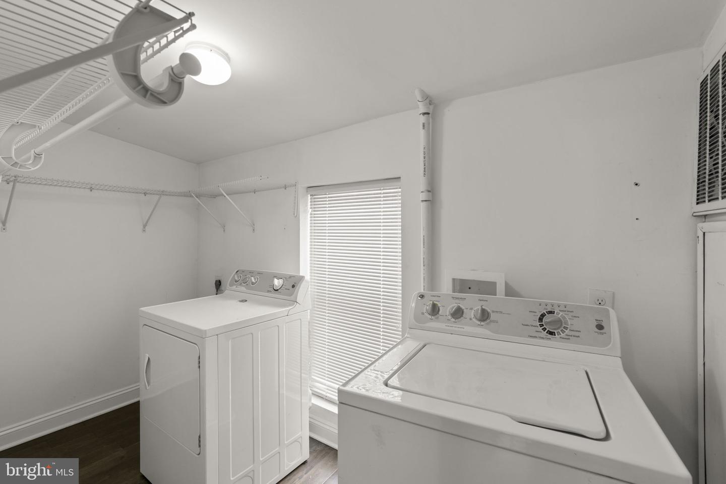 1926 Fleet St Property Photo 30