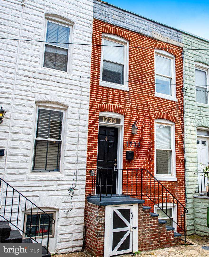 1733 Olive St Property Photo 3