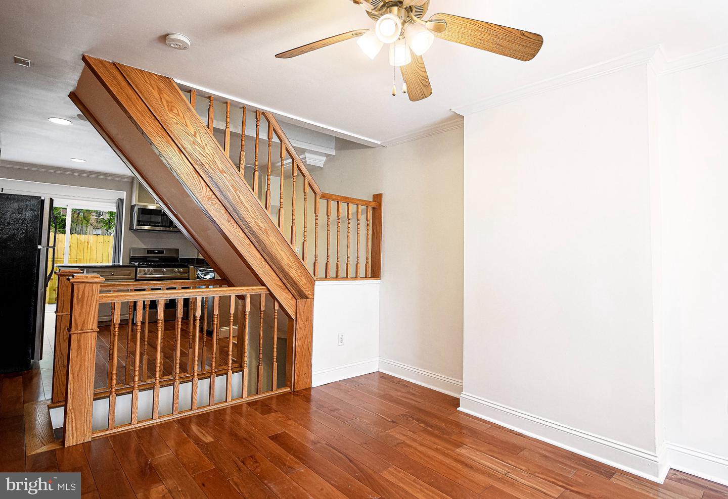 1733 Olive St Property Photo 6