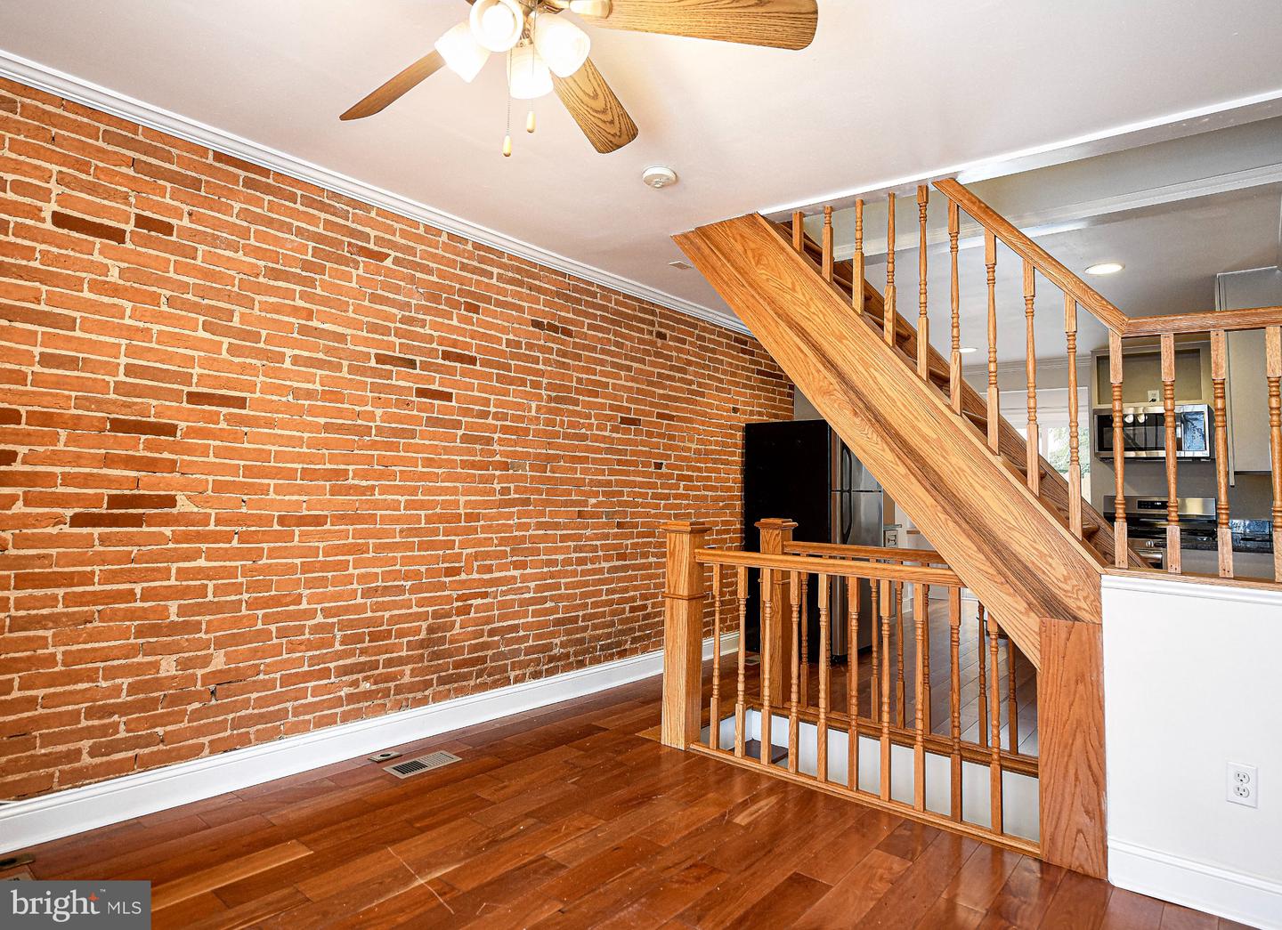 1733 Olive St Property Photo 7