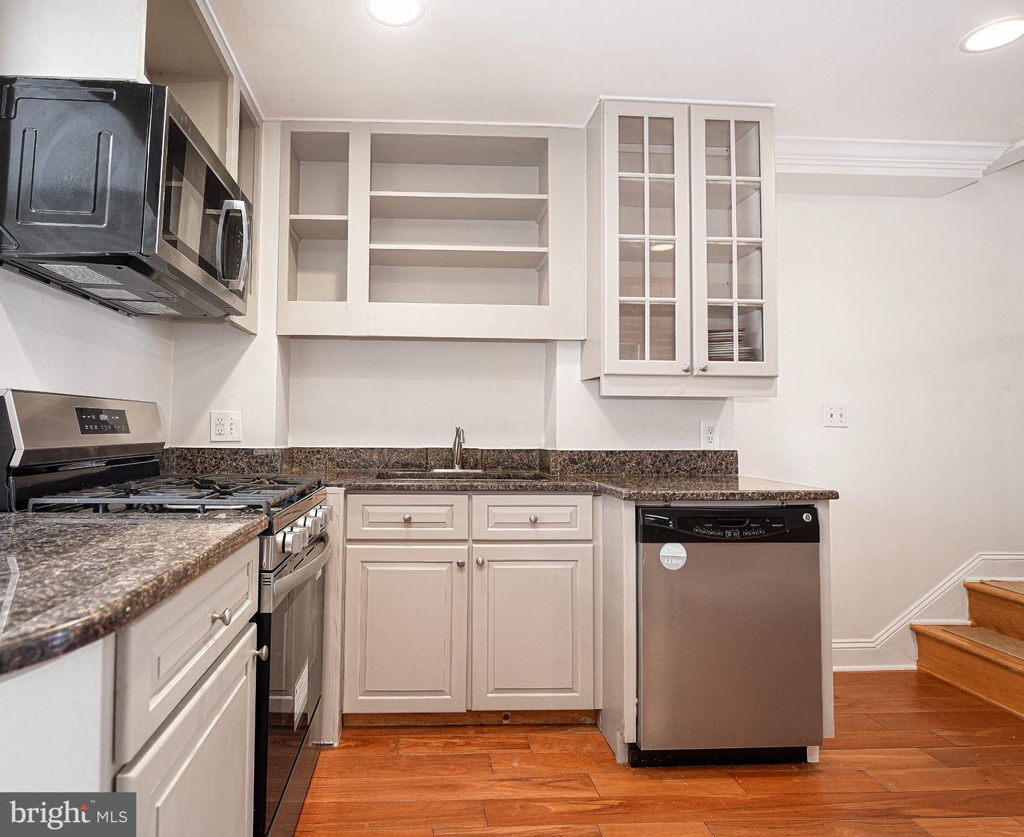 1733 Olive St Property Photo 10