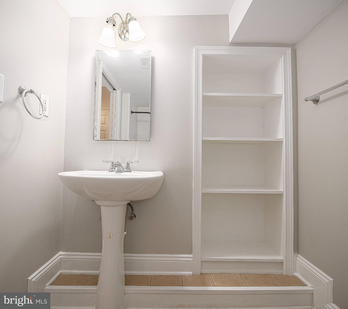 1733 Olive St Property Photo 24