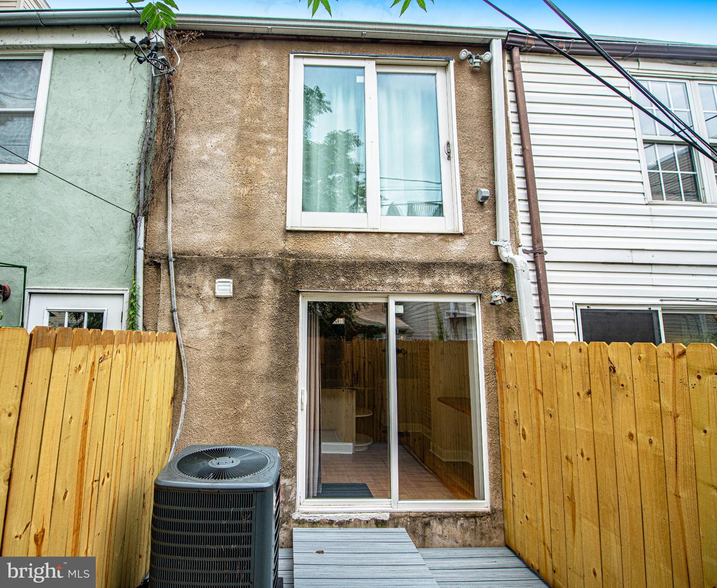 1733 Olive St Property Photo 28