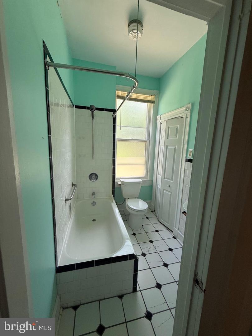 6408 Brook Ave #b Property Photo 7