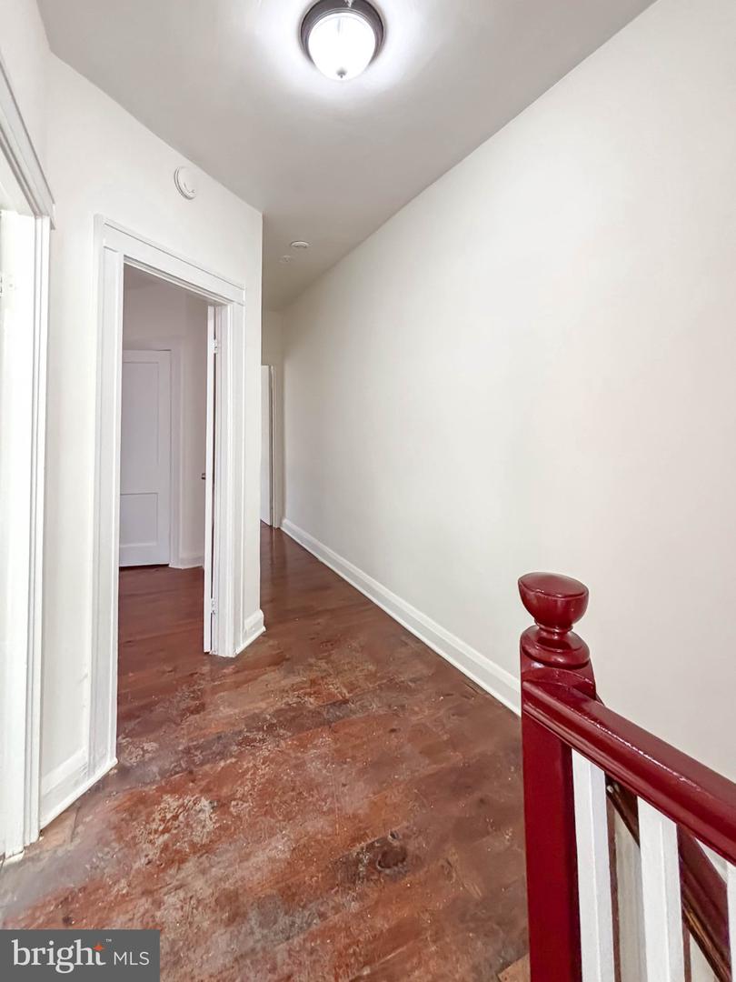 2838 Pelham Ave Property Photo 53