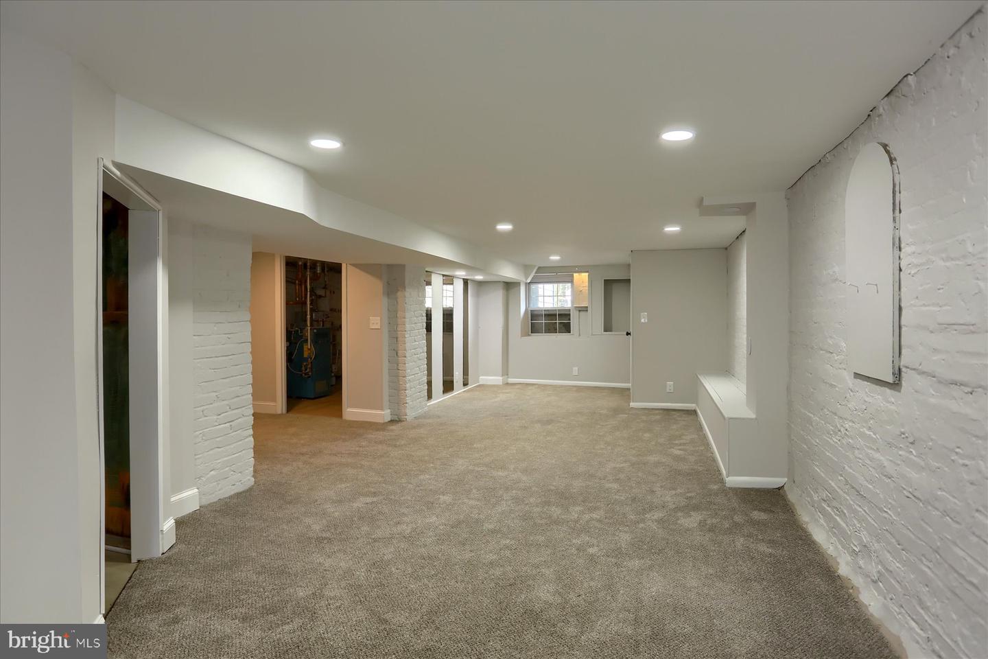 1924 E 30th Property Photo 32