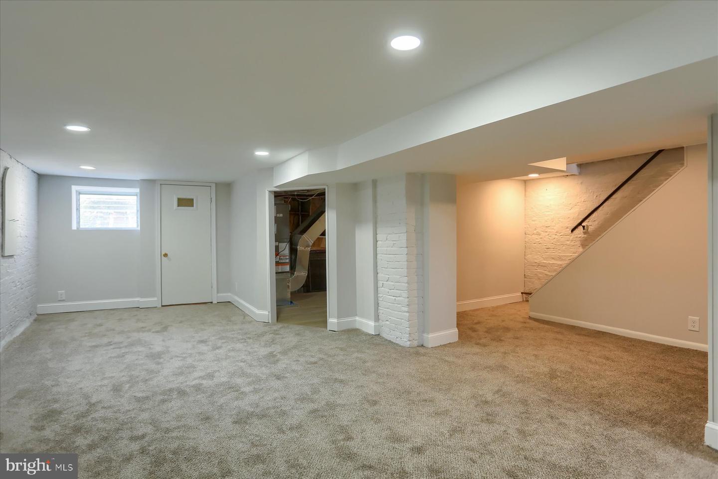 1924 E 30th Property Photo 41