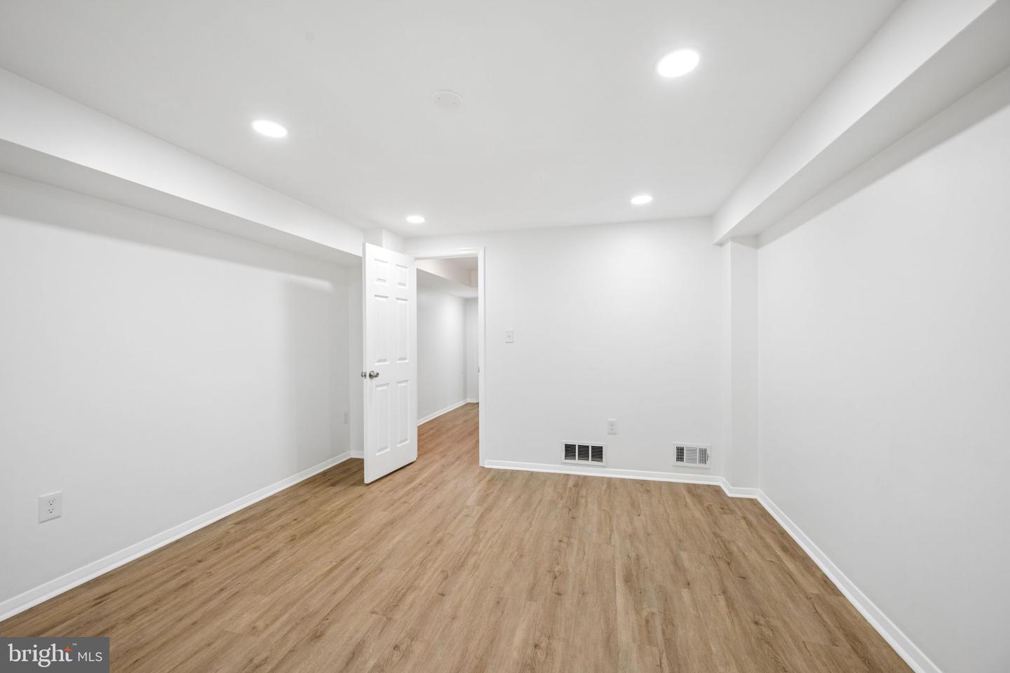 16 N Wolfe St Property Photo 31