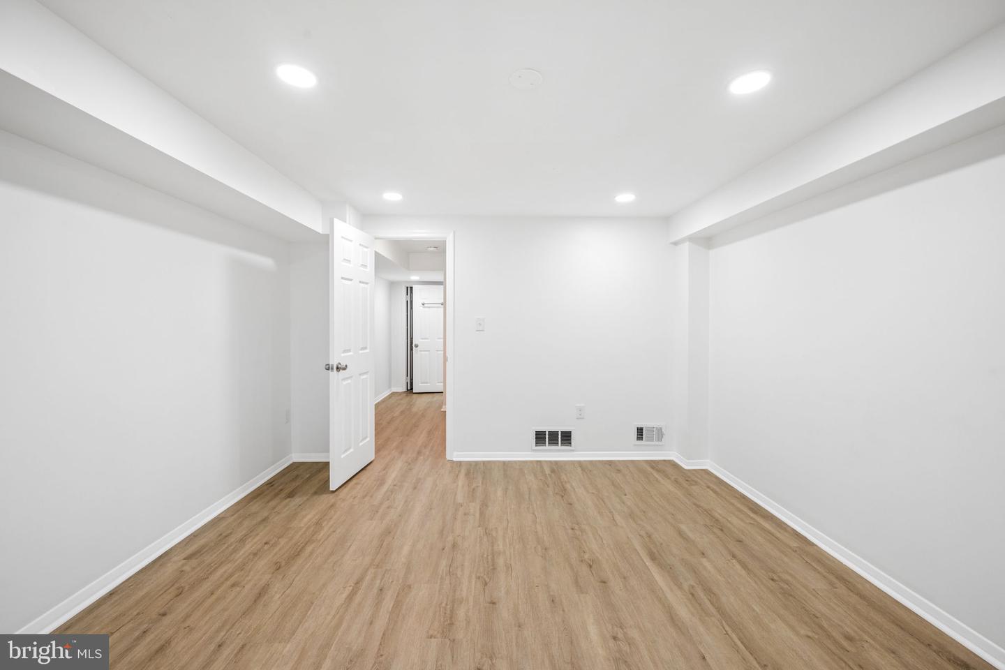 16 N Wolfe St Property Photo 33