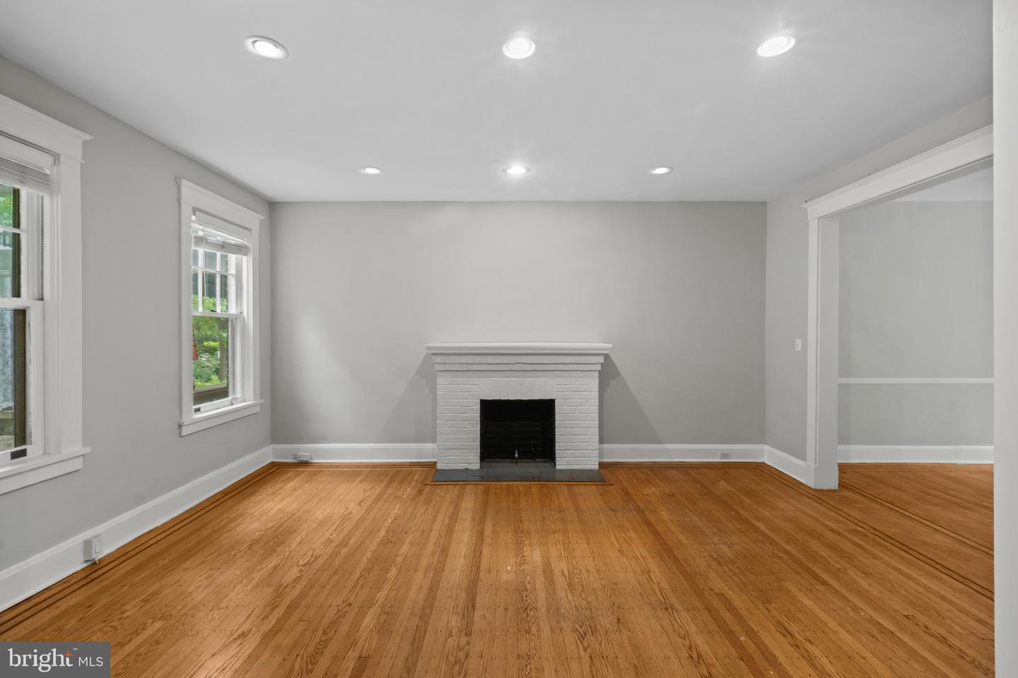 2920 Wyman Pkwy Property Photo 6