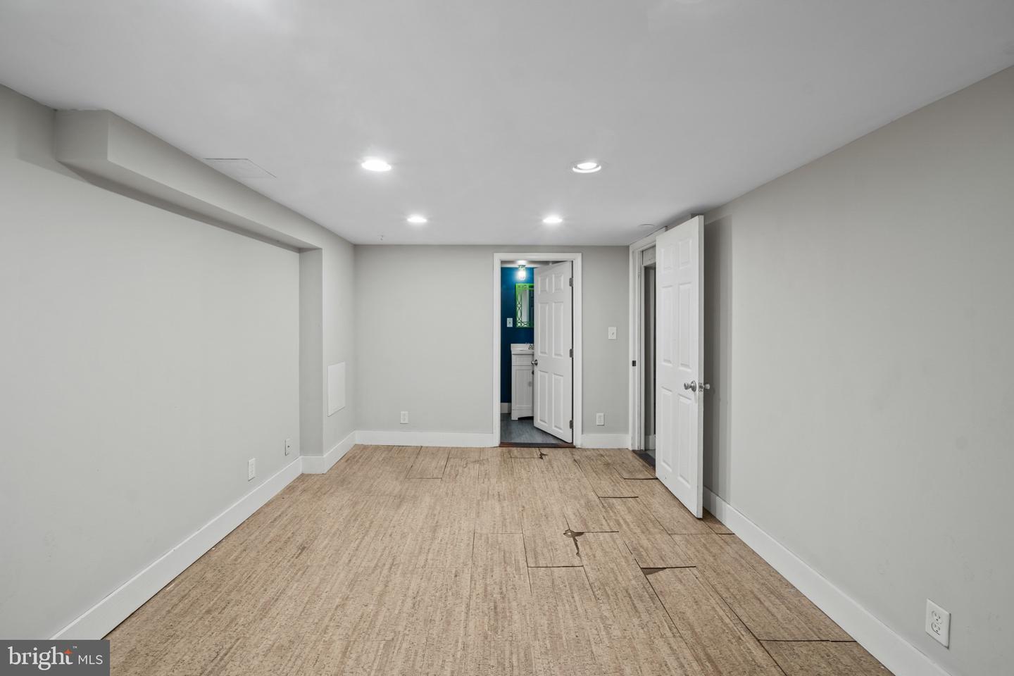 2920 Wyman Pkwy Property Photo 28