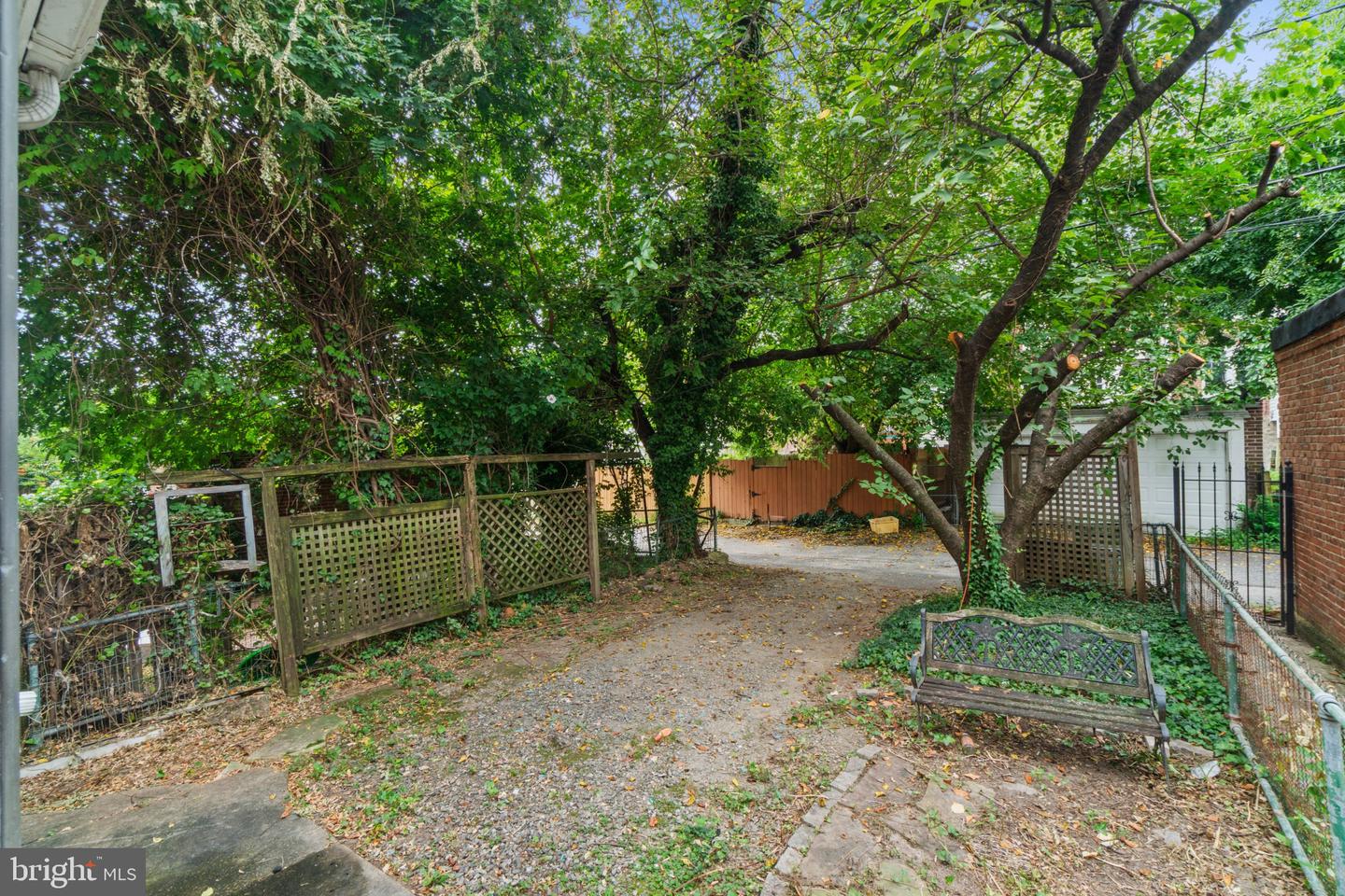 2920 Wyman Pkwy Property Photo 32