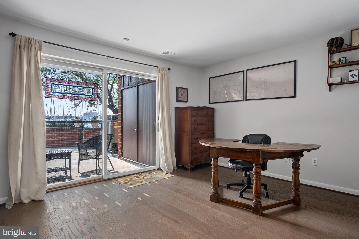 2407 Boston St Property Photo 10