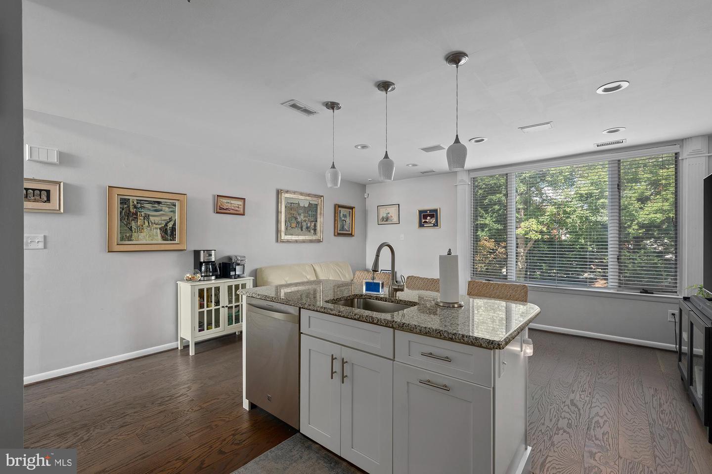 2407 Boston St Property Photo 15