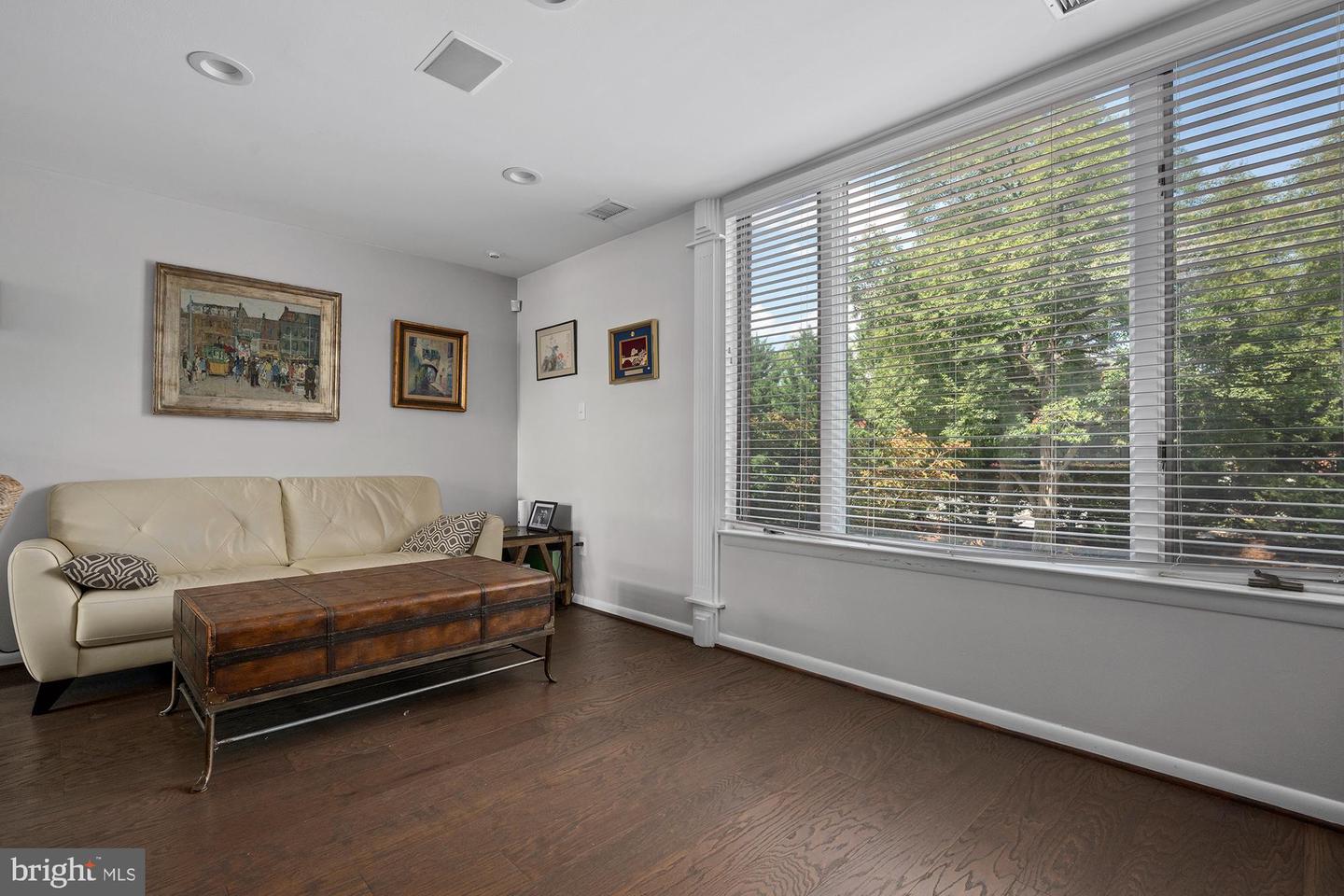 2407 Boston St Property Photo 18