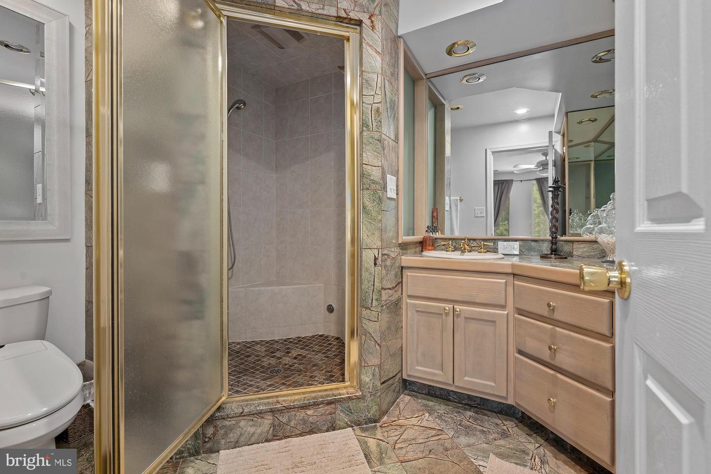 2407 Boston St Property Photo 29