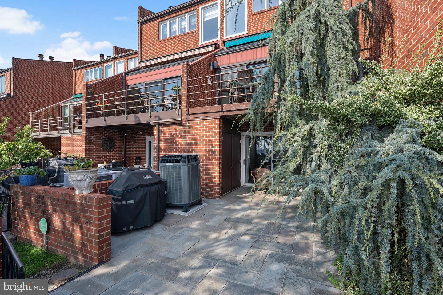 2407 Boston St Property Photo 42