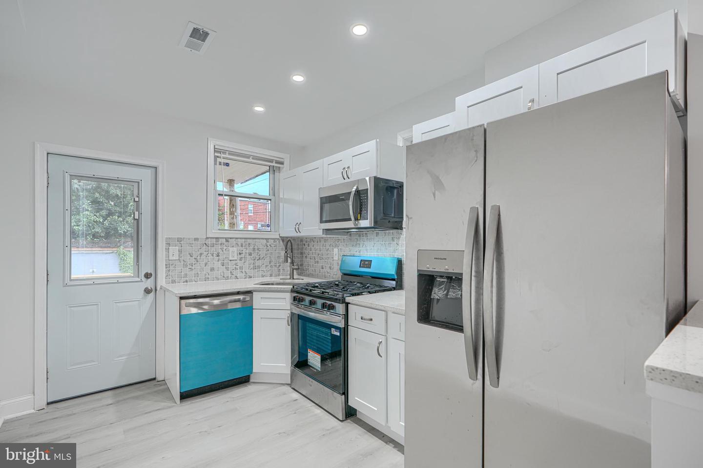 3711 Cranston Ave Property Photo 4