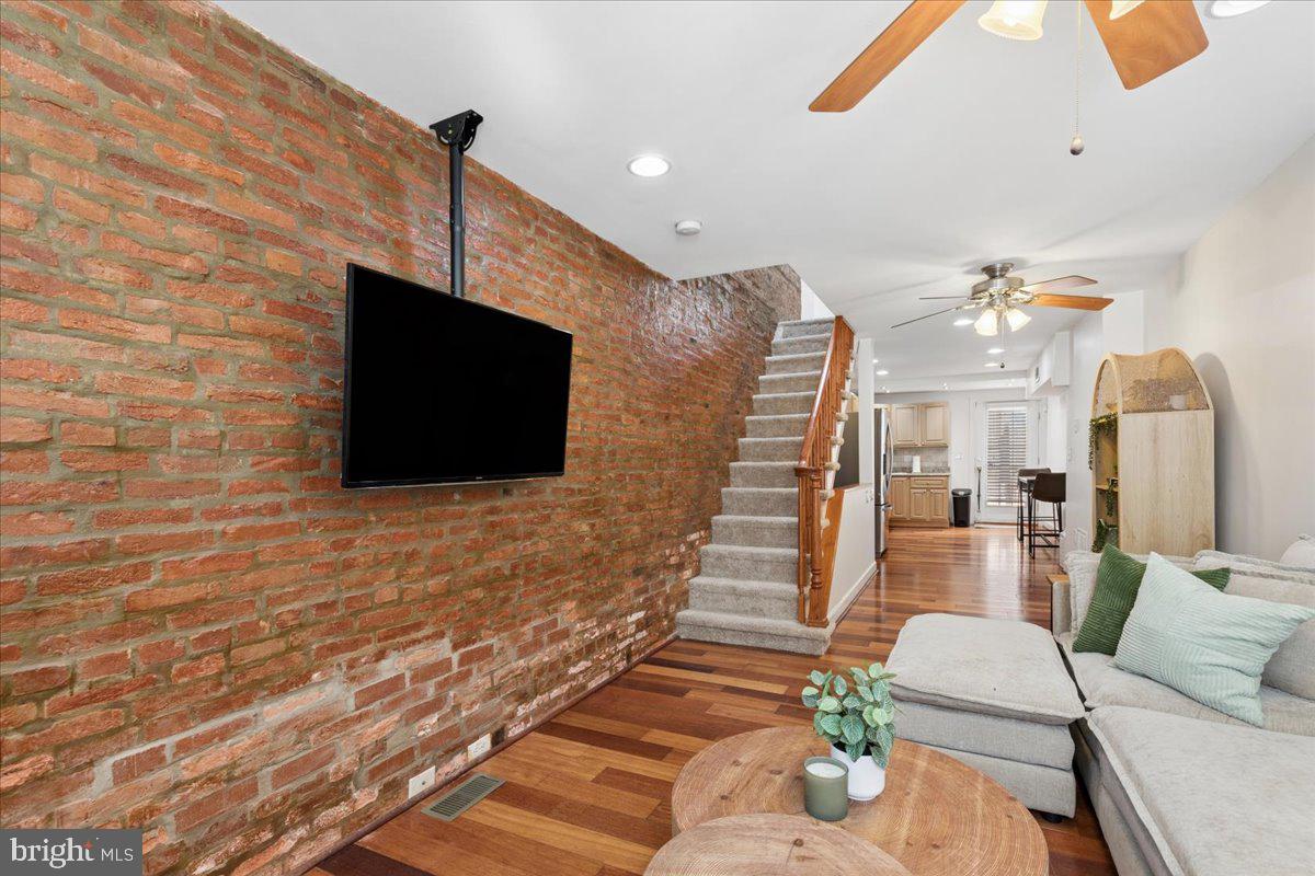 307 S Madeira St Property Photo 5
