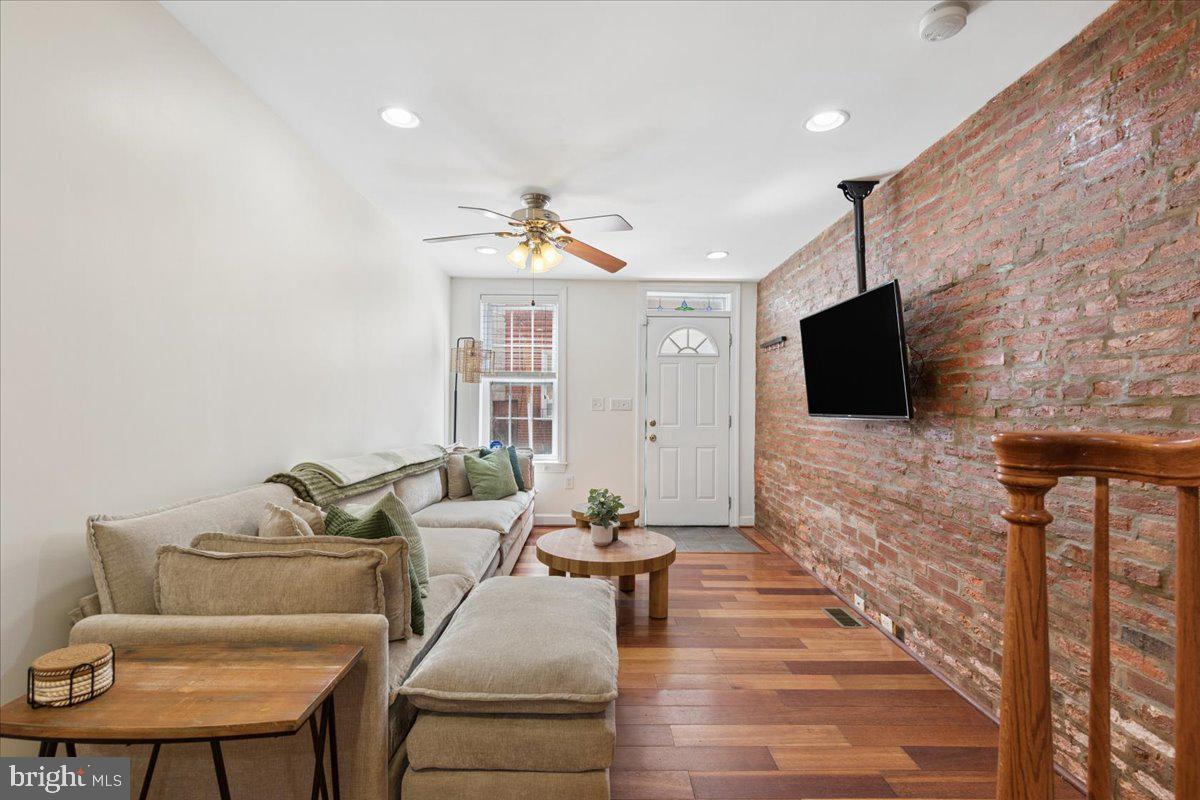 307 S Madeira St Property Photo 8
