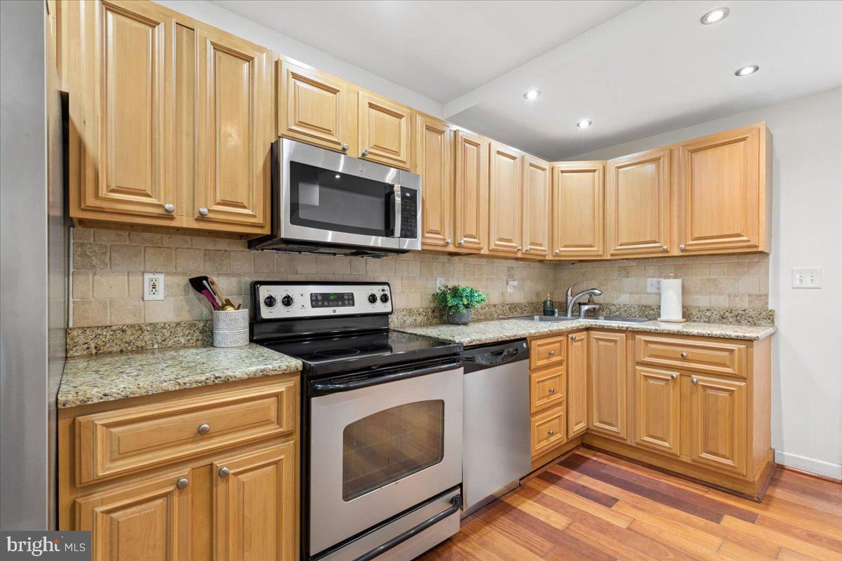 307 S Madeira St Property Photo 17