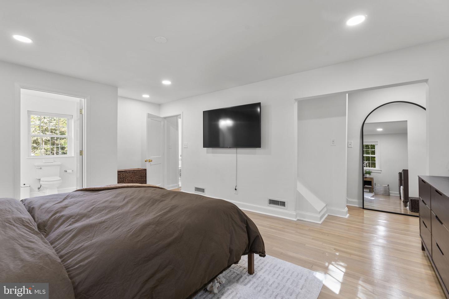 5508 N Charles St Property Photo 25