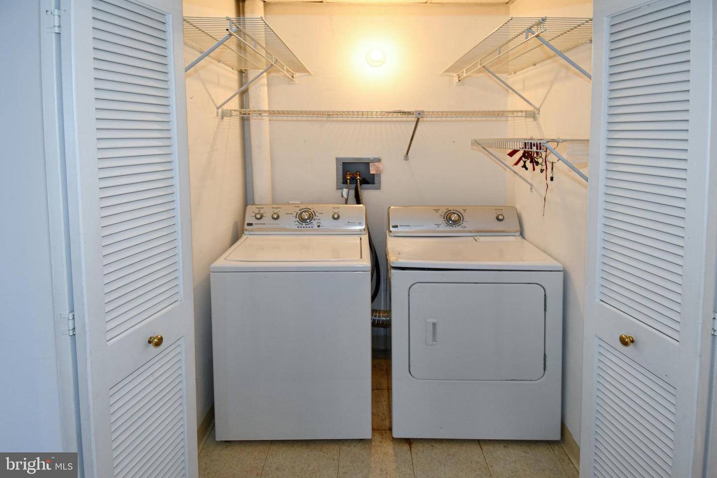 10 E Lee St #809 Property Photo 22