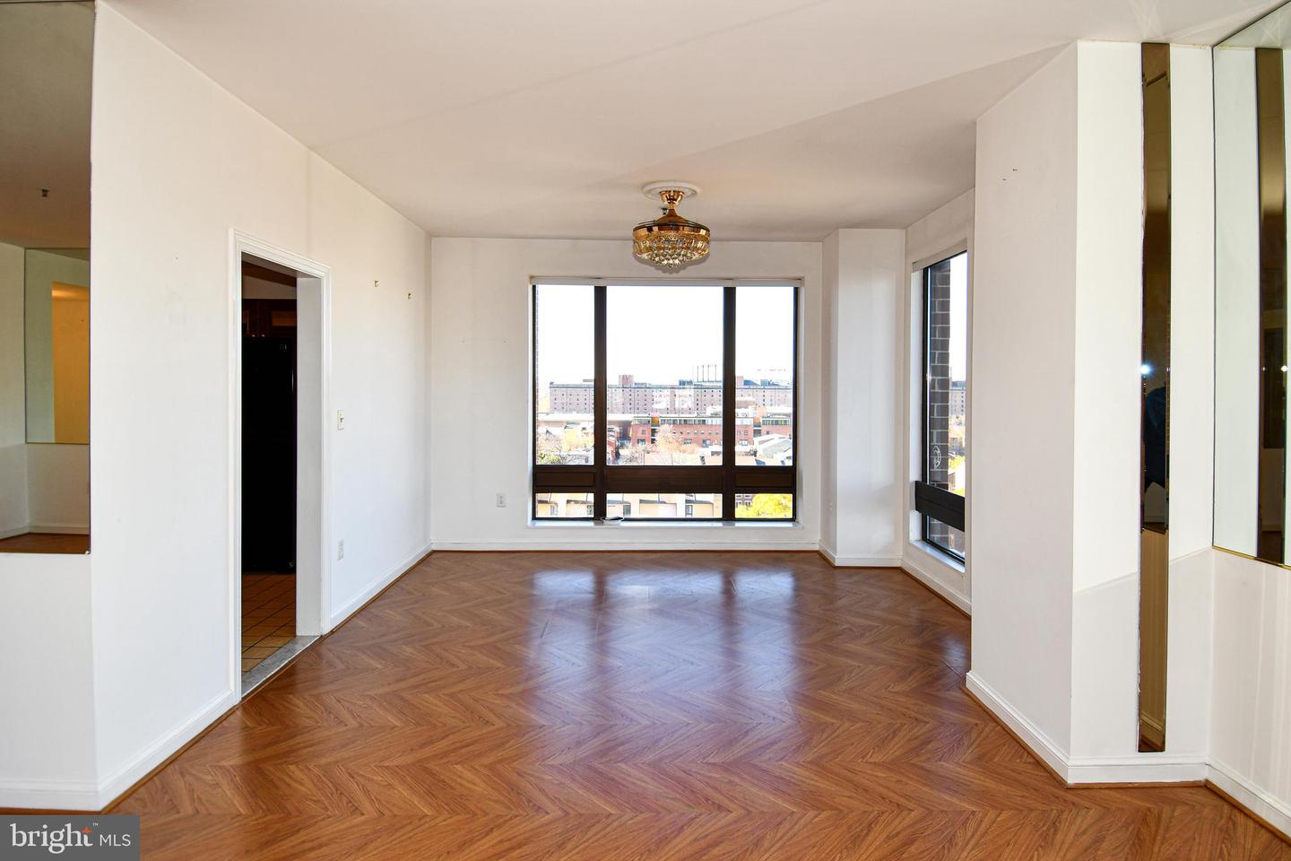 10 E Lee St #809 Property Photo 52