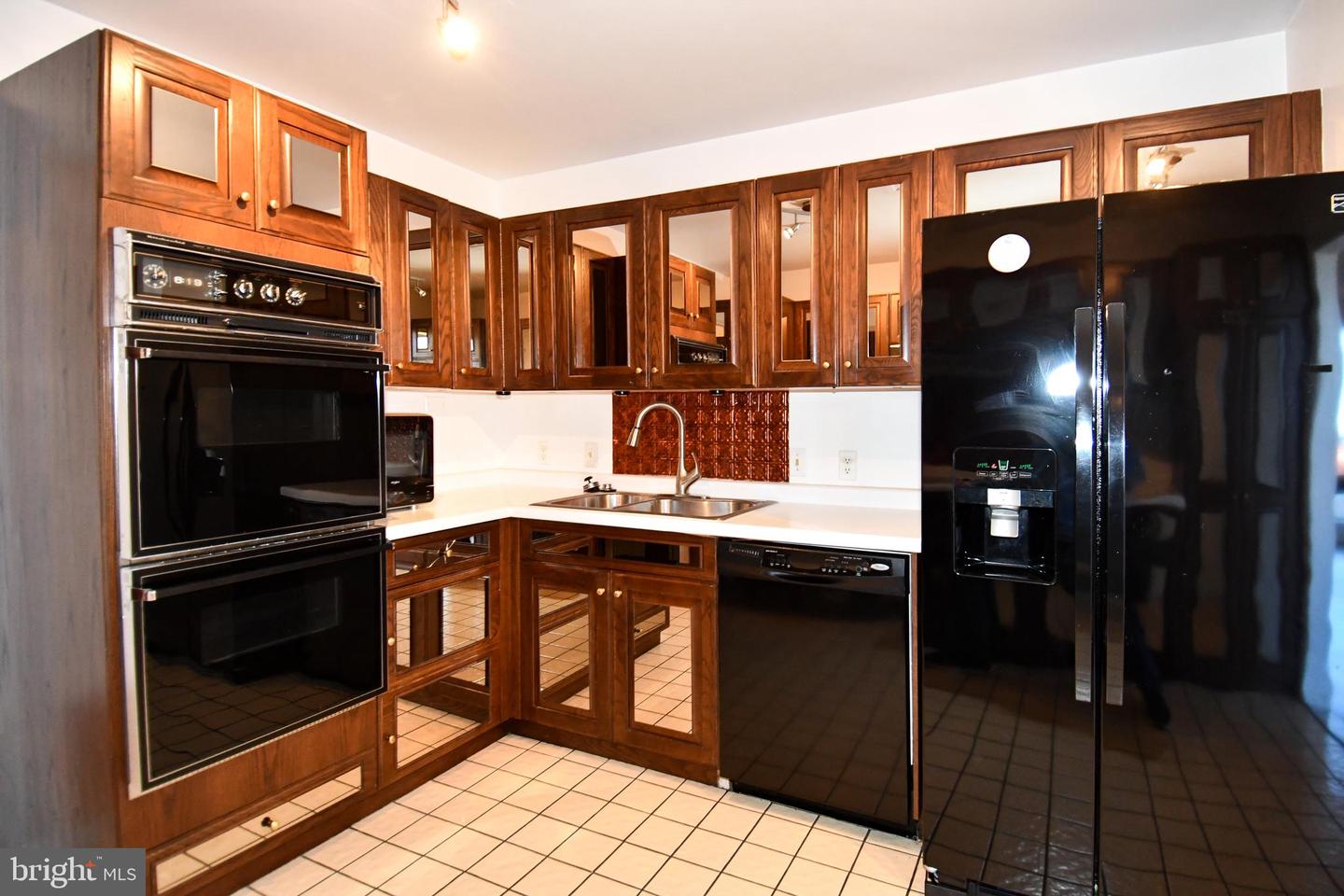 10 E Lee St #809 Property Photo 59