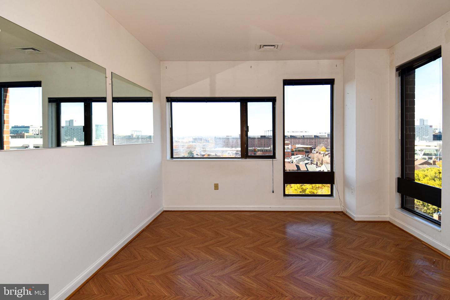 10 E Lee St #809 Property Photo 62