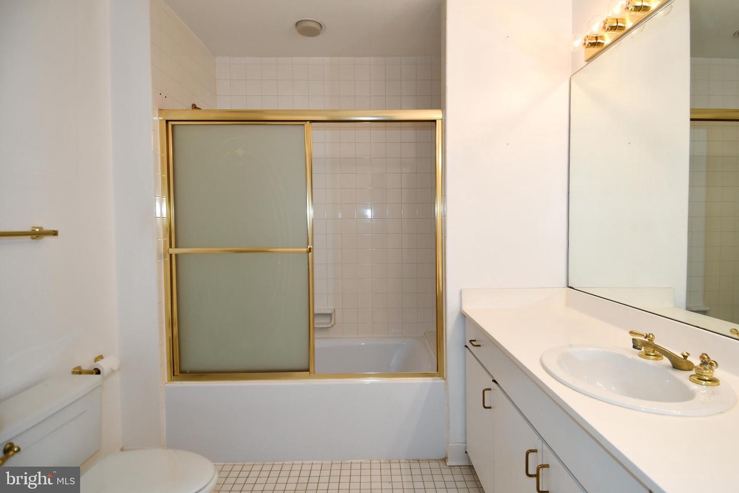 10 E Lee St #809 Property Photo 66