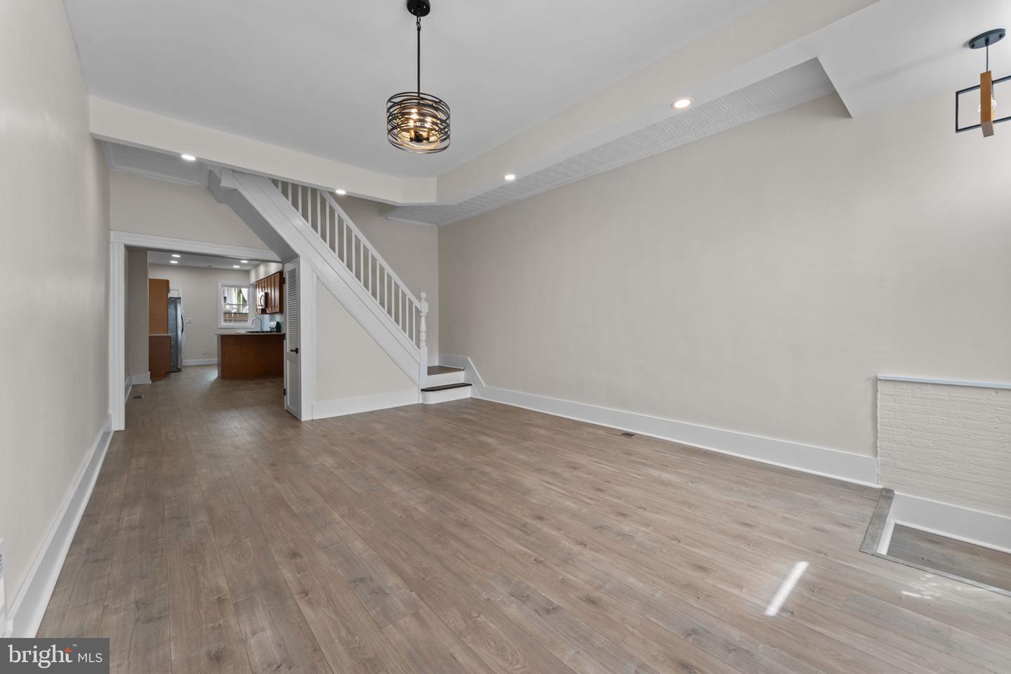 1838 E North Ave Property Photo 2