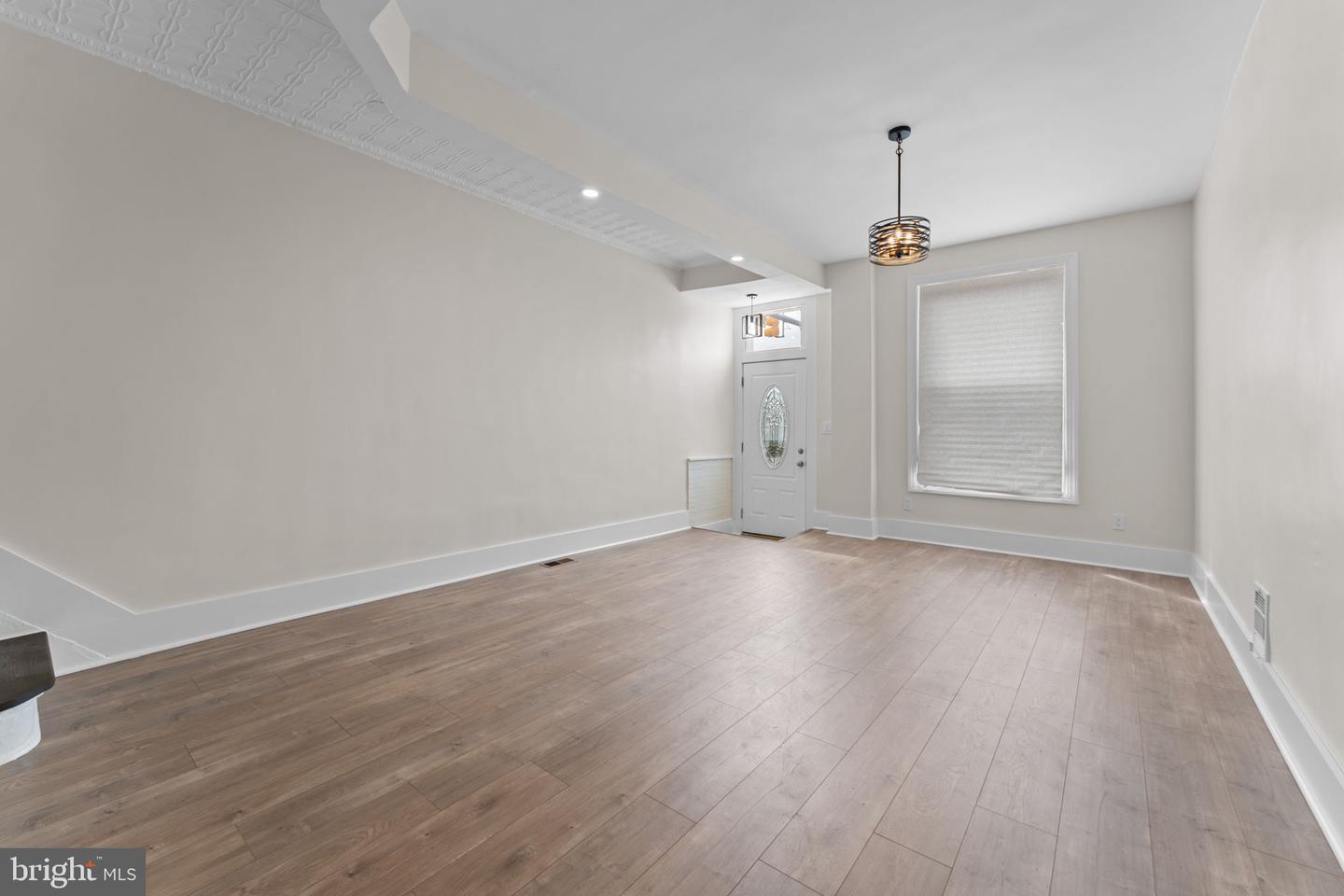 1838 E North Ave Property Photo 3