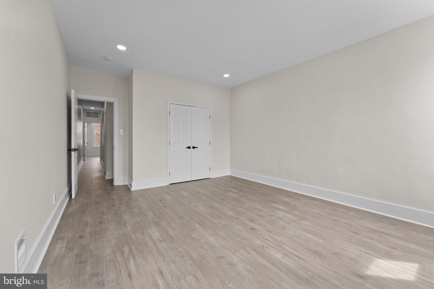1838 E North Ave Property Photo 10
