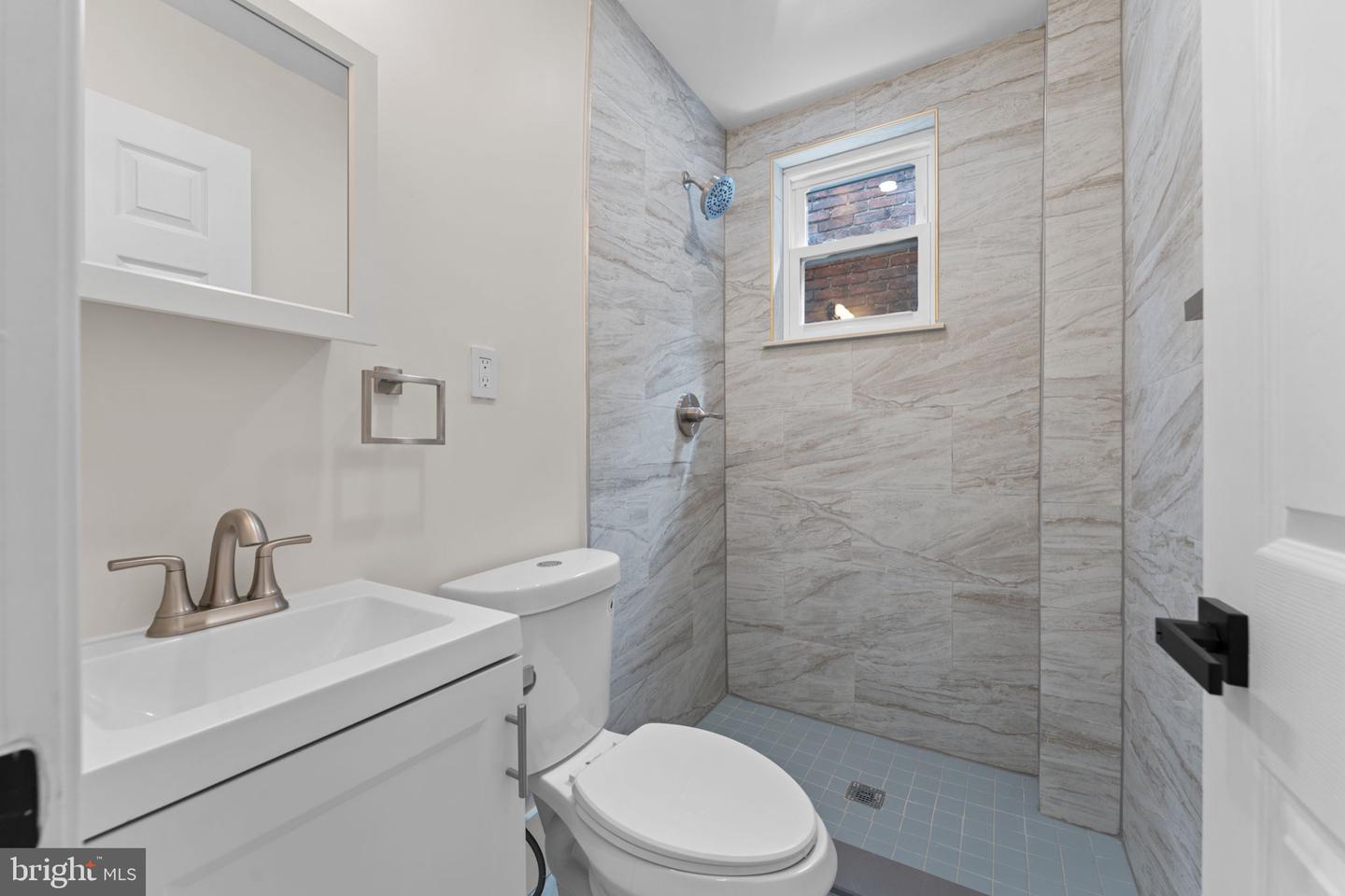 1838 E North Ave Property Photo 13