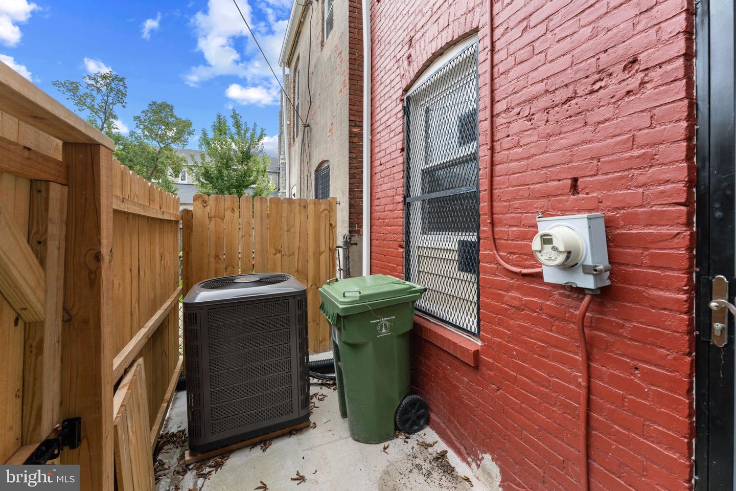 1838 E North Ave Property Photo 17