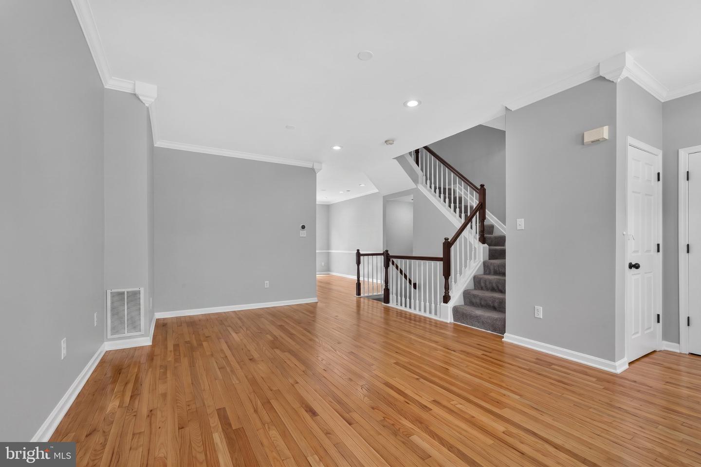 2721 Harris Ln Property Photo 4